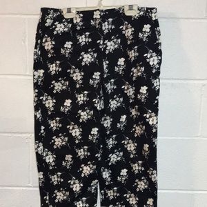 Liz Claiborne Flowered Capris